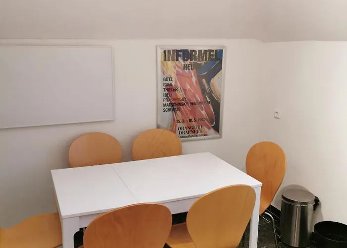 Grosses Haus Mit 3 Innenstadt